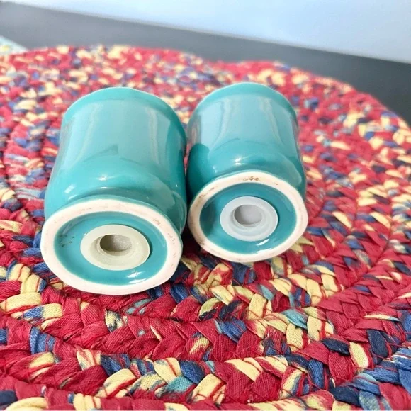 Pioneer woman lot of 4 salt/pepper shakers & place mats woven country farmhouse - Picture 3 of 6